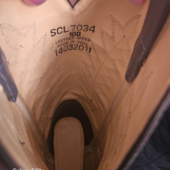 Women's Cowboy Boots - Picture 3 of 5